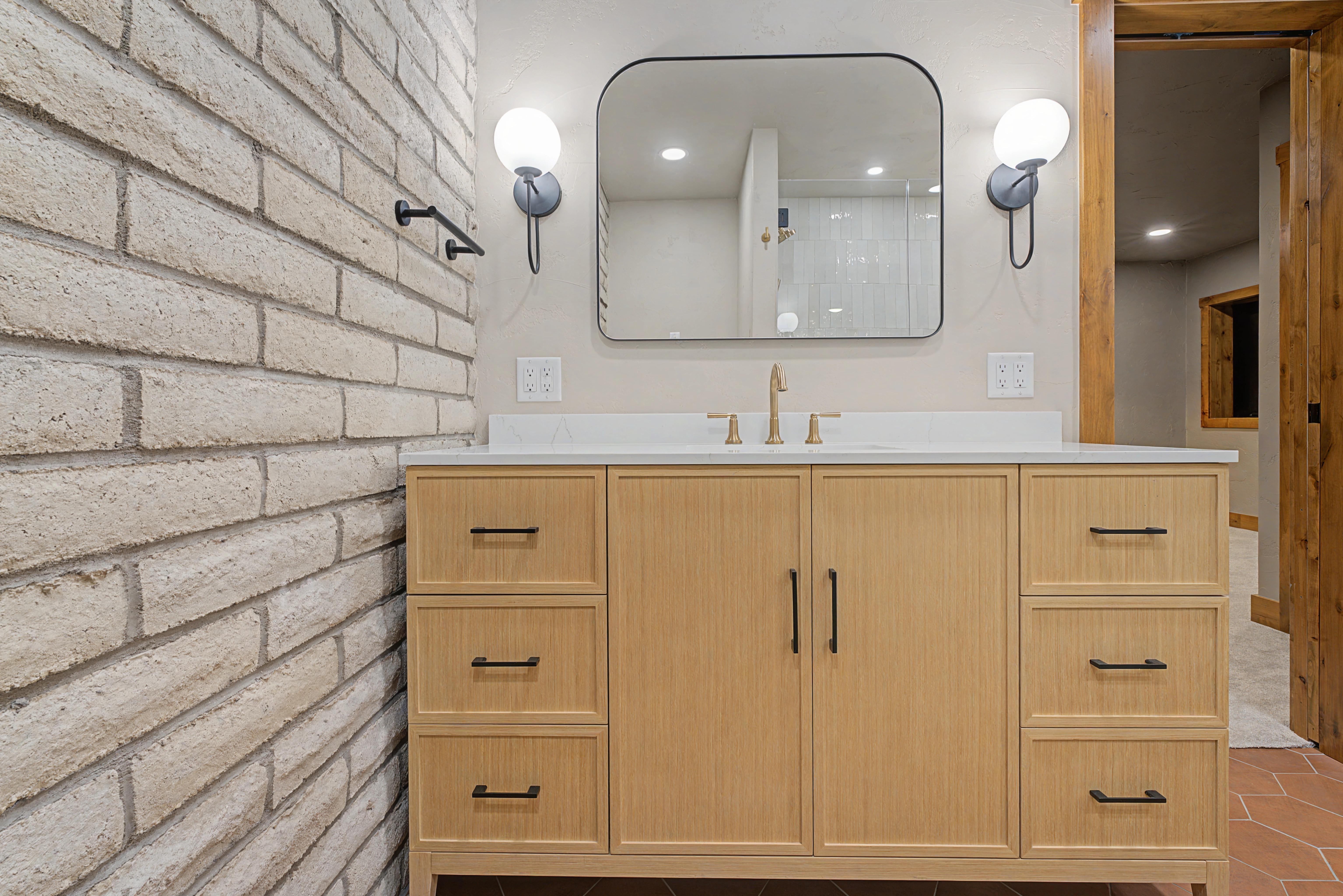 Ridgewood Bath custom walk-in shower with tile detail